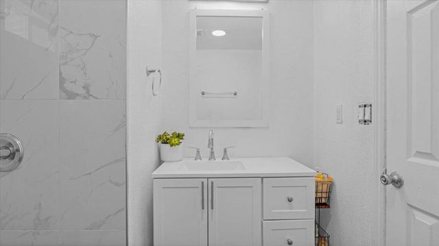 20 Russell Road, Salinas, CA 93906