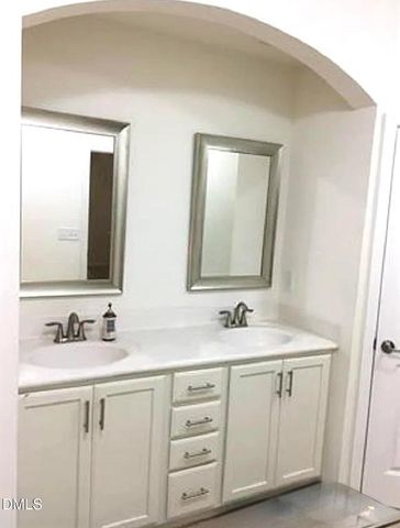 725 Edgewater Ridge Court, Apex, NC 27523