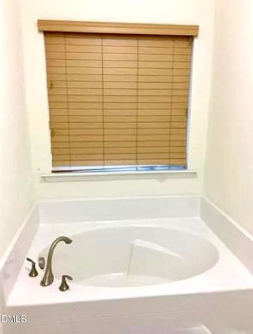 725 Edgewater Ridge Court, Apex, NC 27523