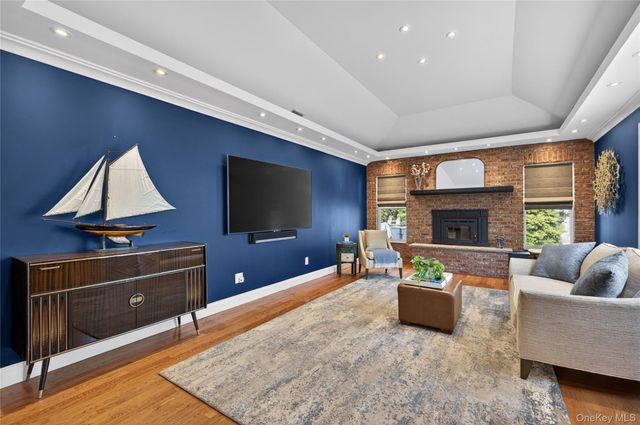 21 Midland Street, Cold Spring Harbor, NY 11724