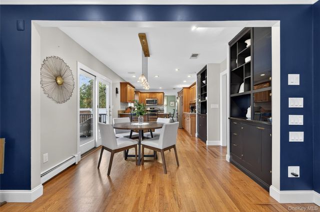 21 Midland Street, Cold Spring Harbor, NY 11724