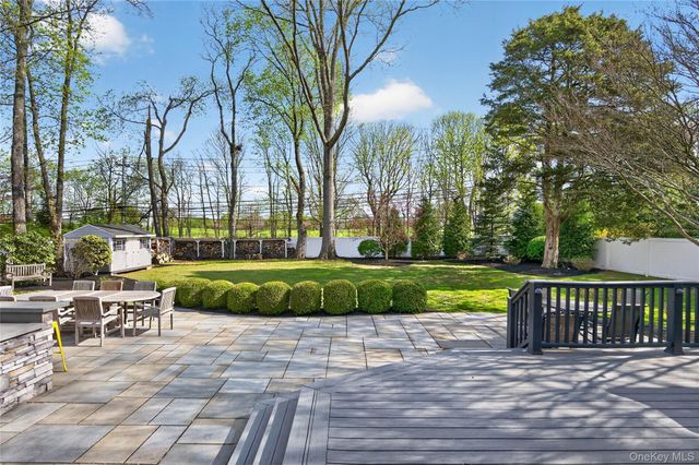 21 Midland Street, Cold Spring Harbor, NY 11724