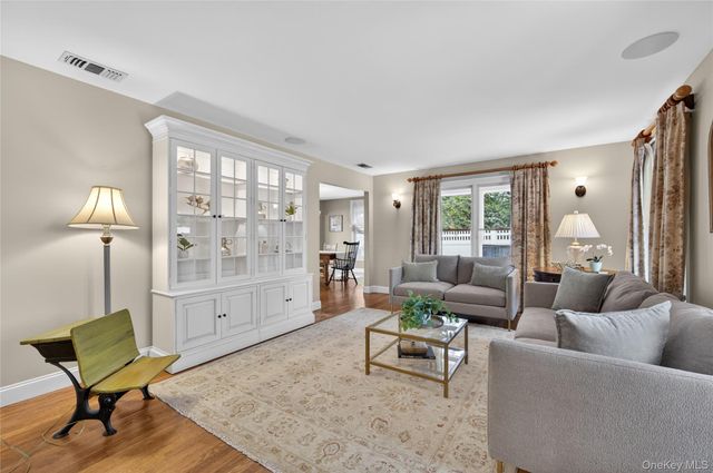 21 Midland Street, Cold Spring Harbor, NY 11724