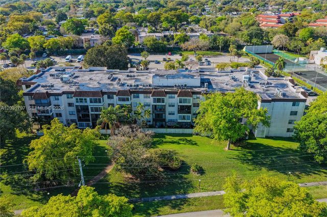 7100 NW 17th Street 210, Plantation, FL 33313