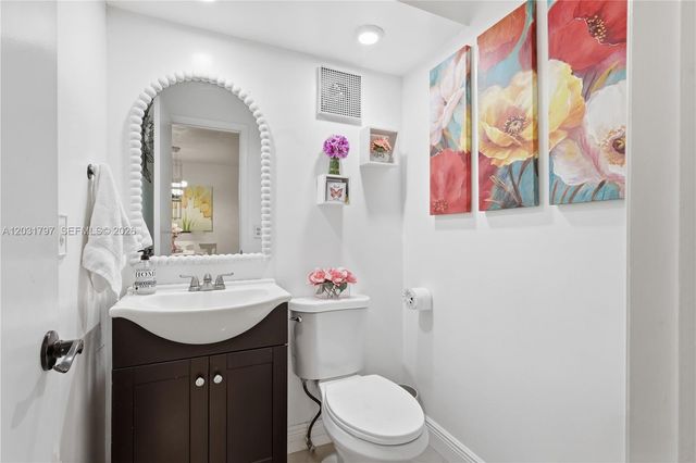 7100 NW 17th Street 210, Plantation, FL 33313