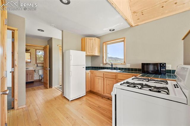 1689 Grand Teton Drive, Hartsel, CO 80449