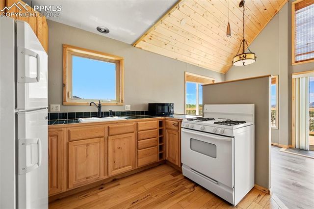 1689 Grand Teton Drive, Hartsel, CO 80449