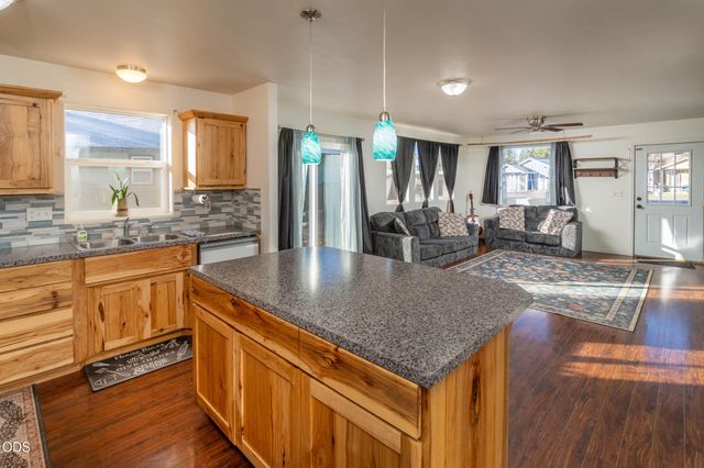 52470 Medill Court, La Pine, OR 97739