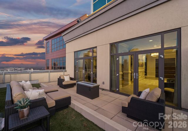 222 S Caldwell Street 2203, Charlotte, NC 28202