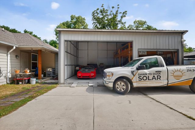 3221 Gibbons Street, Greenville, TX 75401