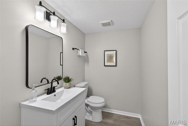 940 Ampere Court, Lake St Louis, MO 63367