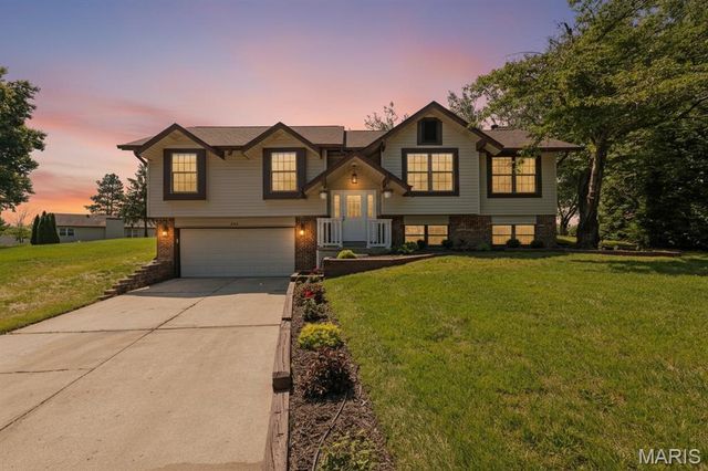940 Ampere Court, Lake St Louis, MO 63367