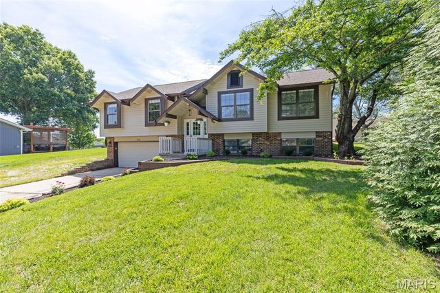 940 Ampere Court, Lake St Louis, MO 63367