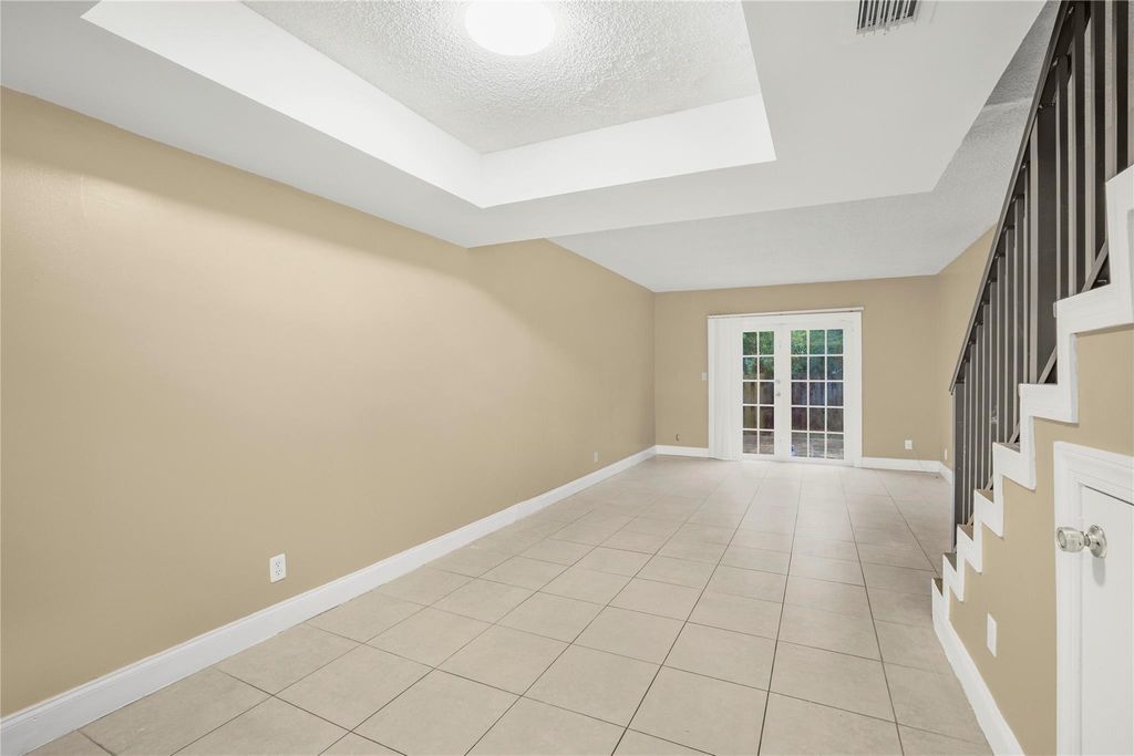 6111 SW 42nd Ct, Davie, FL 33314