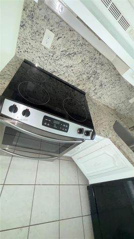1975 NE 135th St 3F, North Miami, FL 33181
