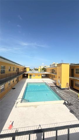 1975 NE 135th St 3F, North Miami, FL 33181