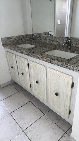 1975 NE 135th St 3F, North Miami, FL 33181
