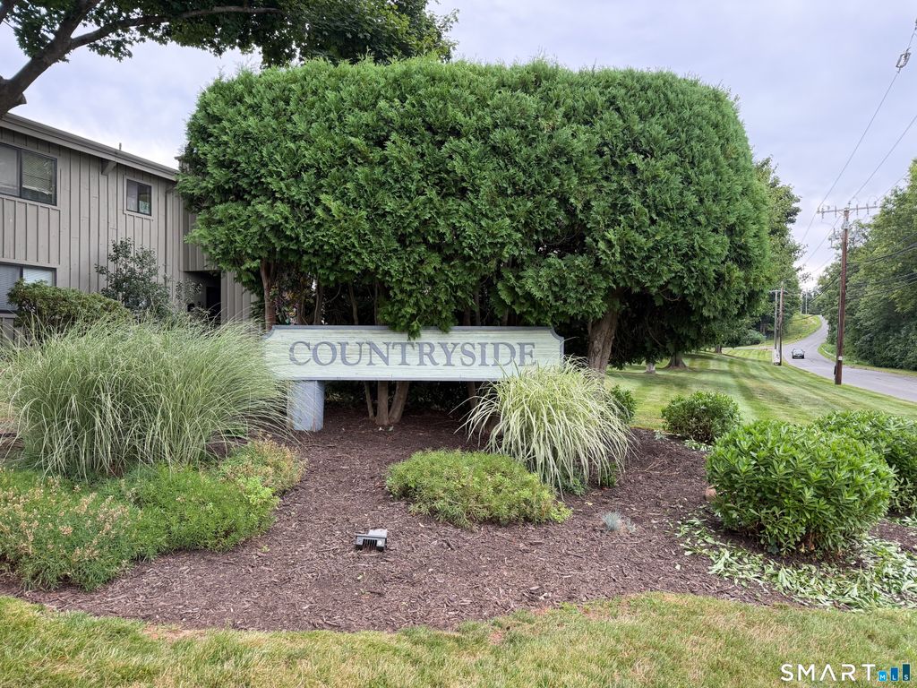 136 Webster Court 136, Newington, CT 06111