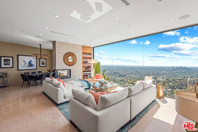 8800 Appian Way, Los Angeles, CA 90046