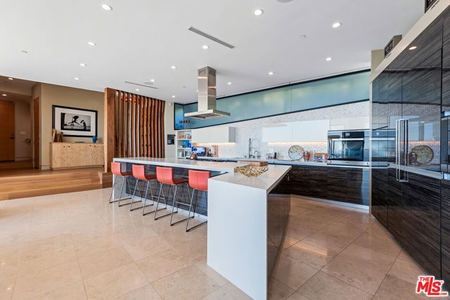 8800 Appian Way, Los Angeles, CA 90046