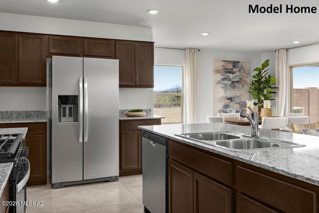 11054 S Guillermo Haro Drive, Vail, AZ 85641