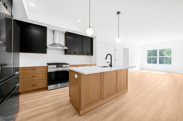 106 Encampment Ct, Montville Twp., NJ 07082