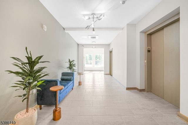 106 Encampment Ct, Montville Twp., NJ 07082