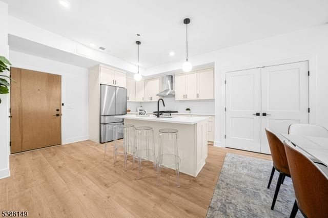 106 Encampment Ct, Montville Twp., NJ 07082
