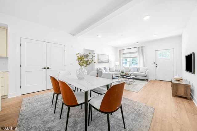 106 Encampment Ct, Montville Twp., NJ 07082