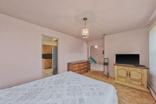 19 Woodoak Lane, Huntington, NY 11743