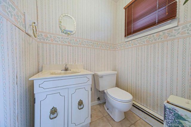 19 Woodoak Lane, Huntington, NY 11743