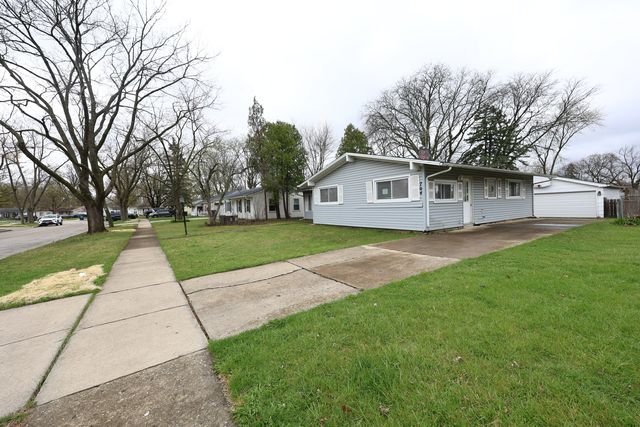 704 LINCOLNWOOD Drive, Streamwood, IL 60107