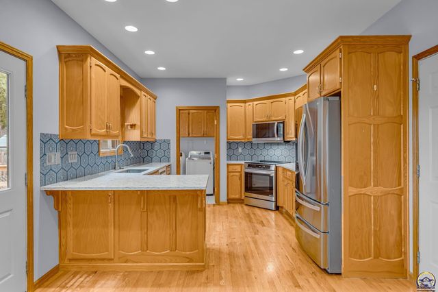 4178 Blackjack Oak DR, Lawrence, KS 66047