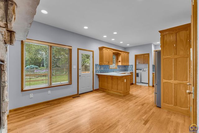 4178 Blackjack Oak DR, Lawrence, KS 66047