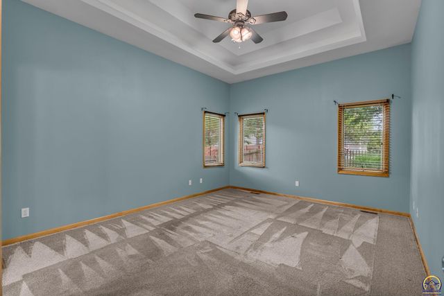 4178 Blackjack Oak DR, Lawrence, KS 66047