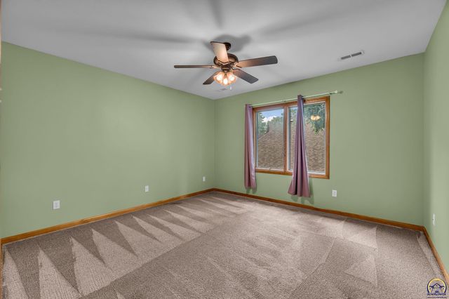 4178 Blackjack Oak DR, Lawrence, KS 66047