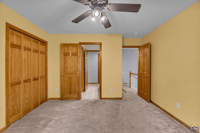 4178 Blackjack Oak DR, Lawrence, KS 66047