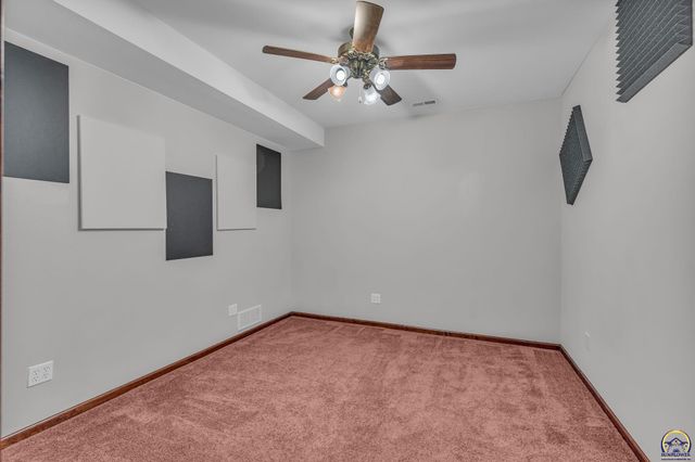 4178 Blackjack Oak DR, Lawrence, KS 66047