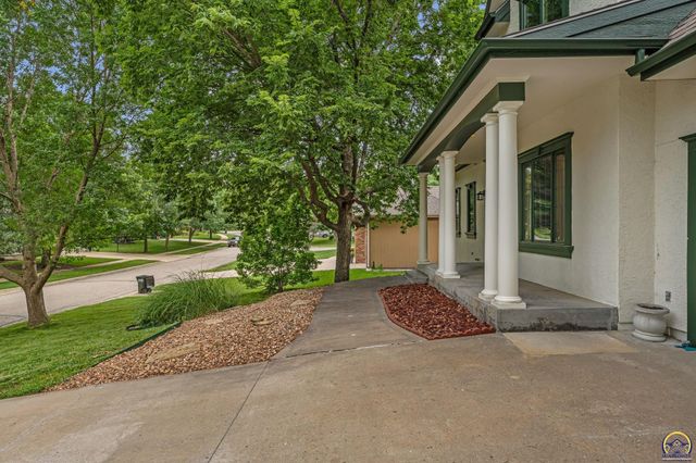 4178 Blackjack Oak DR, Lawrence, KS 66047