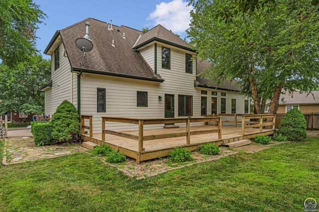 4178 Blackjack Oak DR, Lawrence, KS 66047
