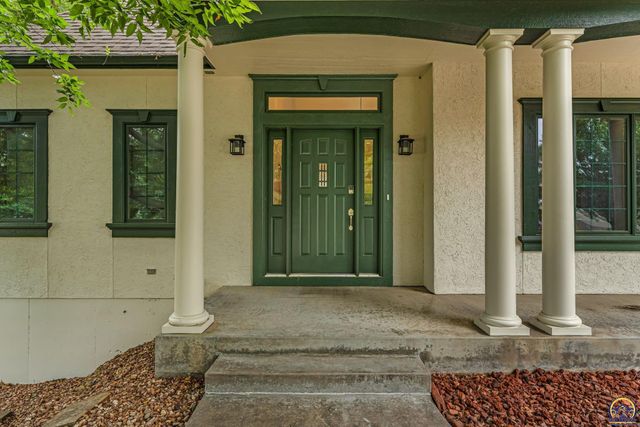 4178 Blackjack Oak DR, Lawrence, KS 66047