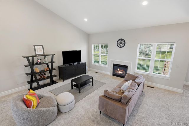 37126 Southwind Court, Farmington Hills, MI 48331