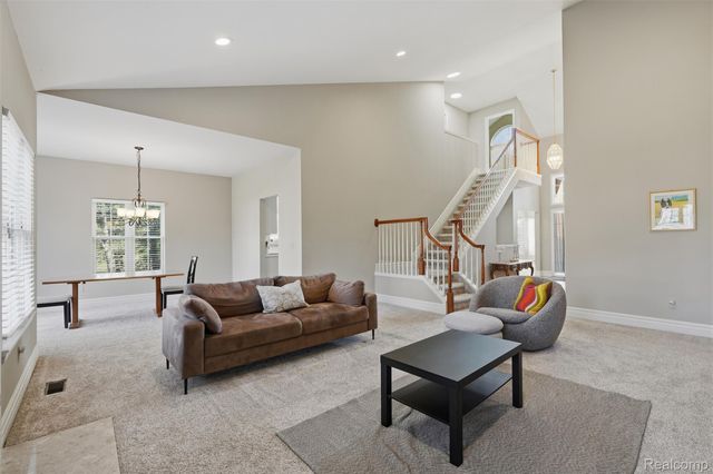 37126 Southwind Court, Farmington Hills, MI 48331
