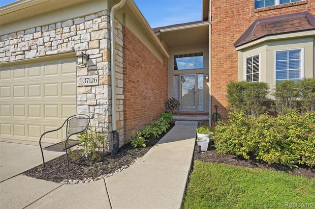 37126 Southwind Court, Farmington Hills, MI 48331