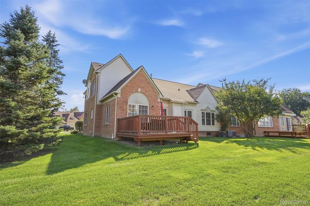 37126 Southwind Court, Farmington Hills, MI 48331