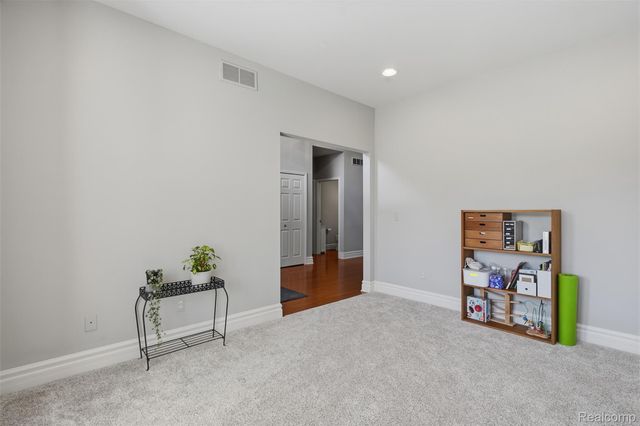 37126 Southwind Court, Farmington Hills, MI 48331