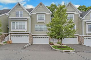 53 Lawrence Avenue 53, Danbury, CT 06810