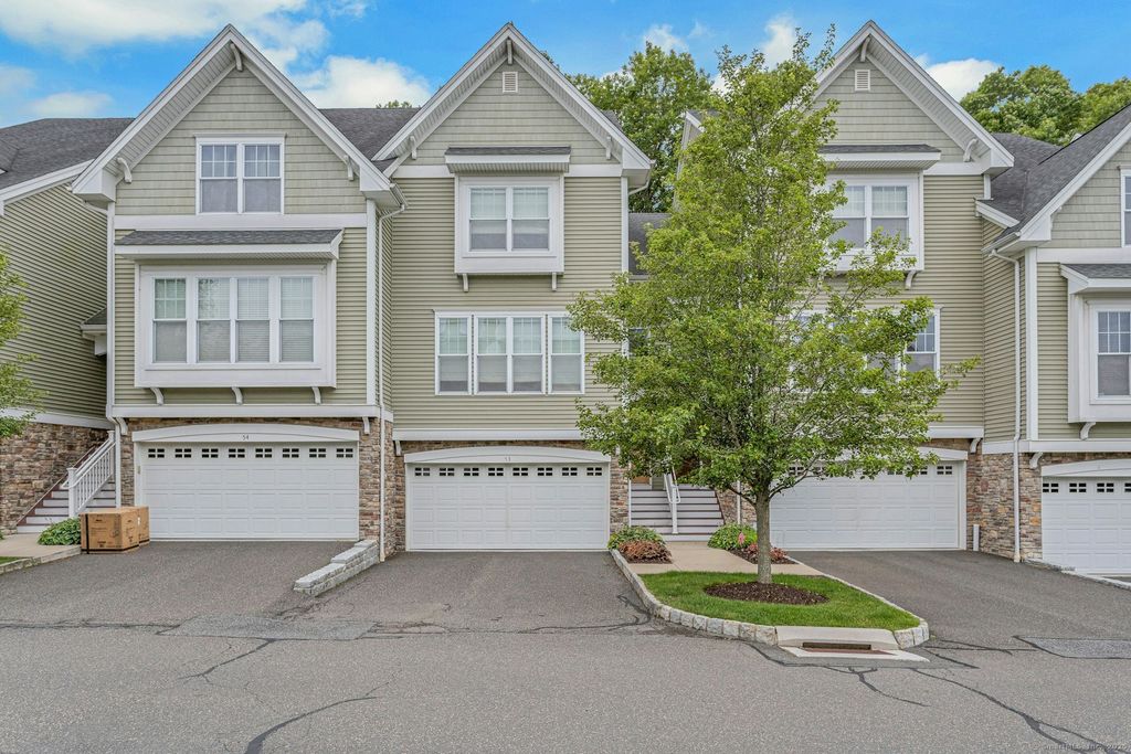 53 Lawrence Avenue 53, Danbury, CT 06810