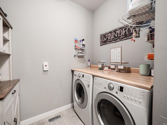 1512 Hills Drive, Evansville, IN 47720