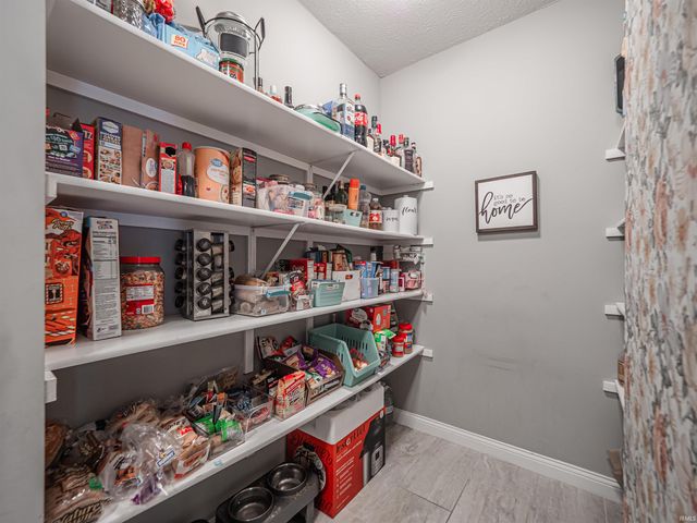 1512 Hills Drive, Evansville, IN 47720